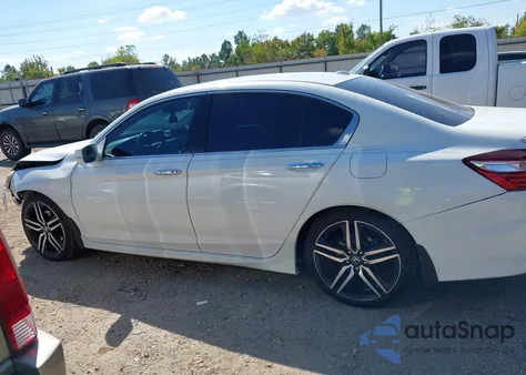 2016 Honda Accord Touring z USA, uszkodzony, nr VIN 1HGCR3F92GA006060